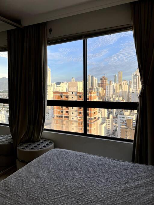 Apartamento No Centro, Com Vista Mar E Cristo Luz Balneario Camboriu Exterior photo