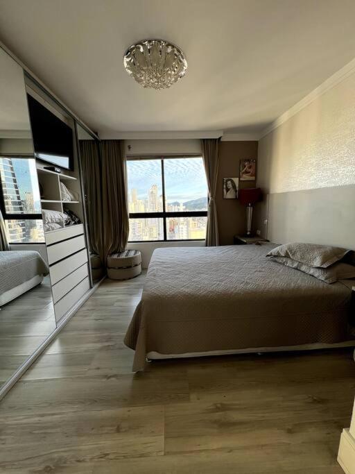Apartamento No Centro, Com Vista Mar E Cristo Luz Balneario Camboriu Exterior photo